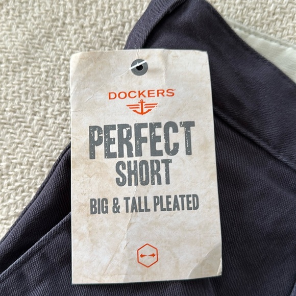 Men’s Dockers Original Shorts, 5 XL Big & Tall Pleated, Marine (Navy) - Picture 3 of 7